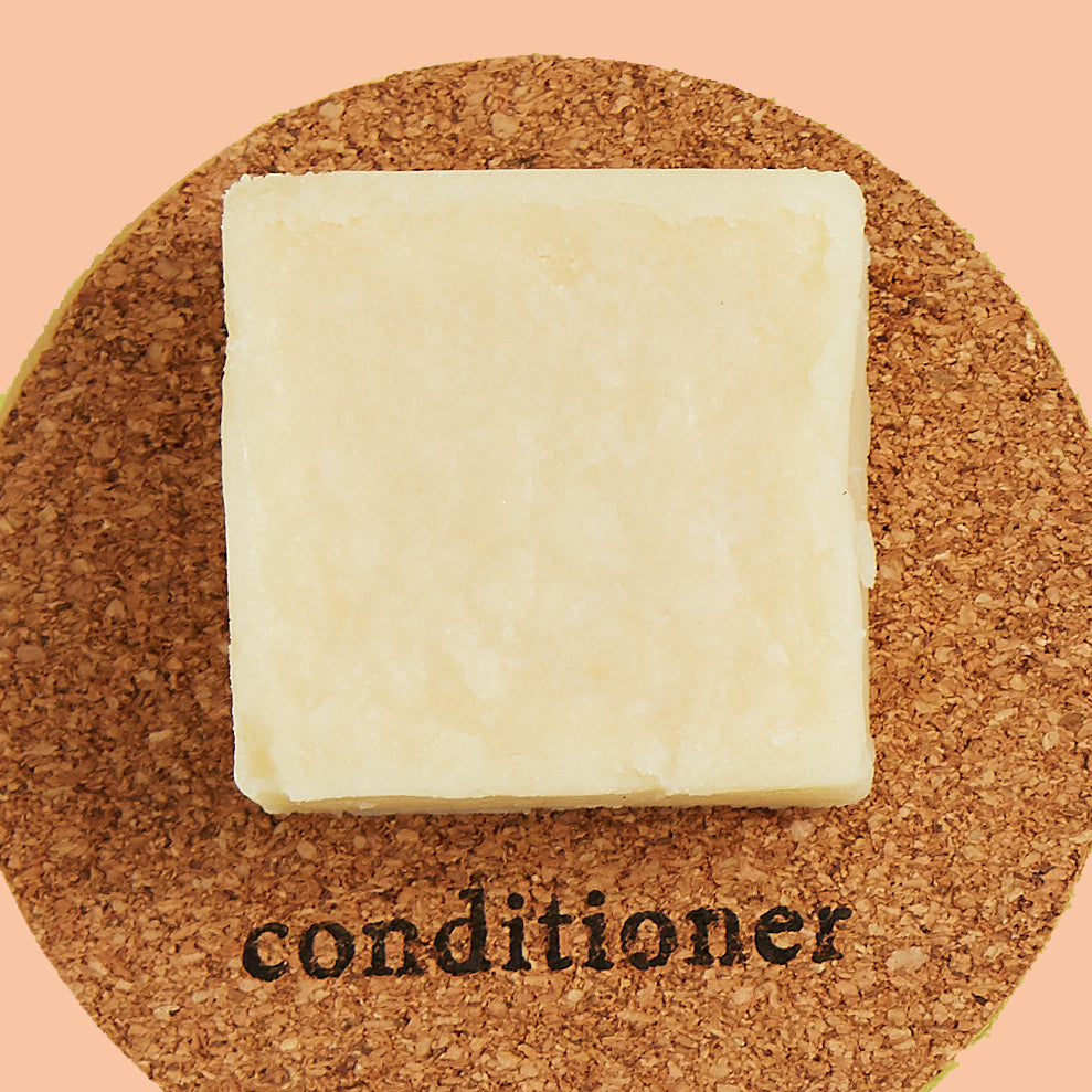 Musk Conditioner Bar, naked – dry, wavy + curly hair